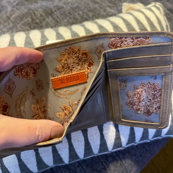 HOBO Jill Tri-fold wallet in Brass metallic. New w/ tag. - Picture 3 of 7